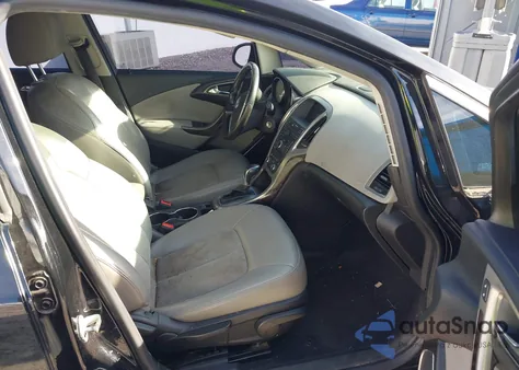 2017 Buick Verano Sport Touring z USA, uszkodzony, nr VIN 1G4PR5SK2H4104991